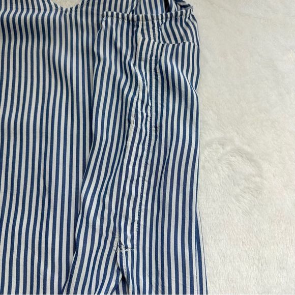 Old Navy blue pinstripe pullover v-neck sleeveless top size M - Picture 4 of 8